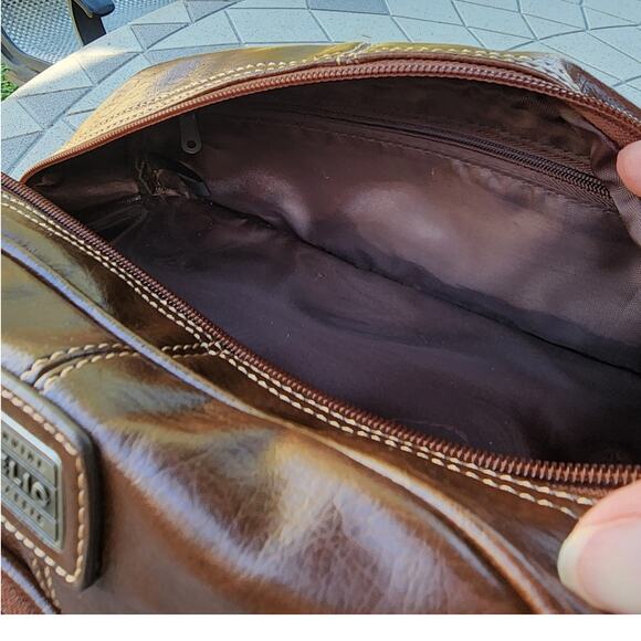 Relic Leather Dual Compartment Toiletry Travel Storage Bag - Picture 5 of 10